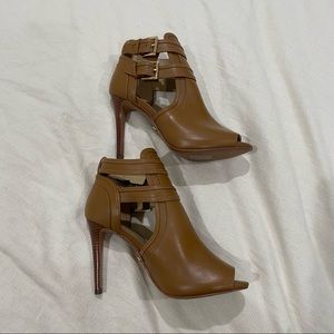 Michael Kors Michael Michael Kors Womens Blaze Leather Peep Toe Sandals